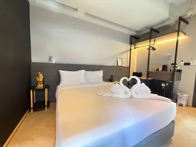 Standard Double Room — Leon's Loft House